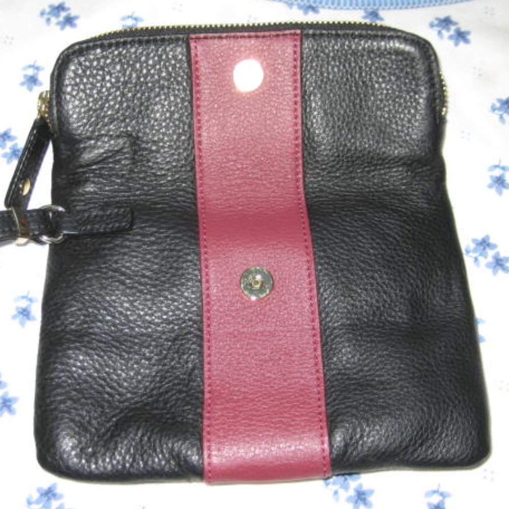 Talbots Black Burgundy Leather Wristlet Wallet Excellent Condition